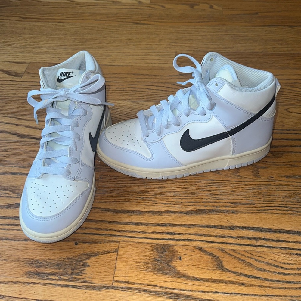 Nike Dunk High Summit White Size Y6.5 (size 8.5 women’s)